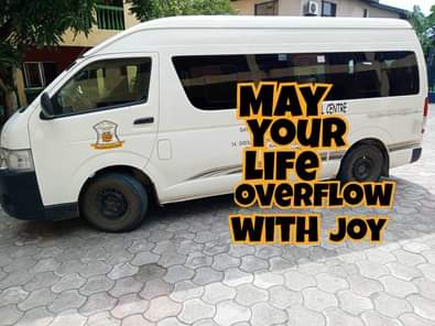 A picture of FIRST BODY TOYOTA HIACE BUS HUMMER 2............ EVERYTHING WORKING PERFECTLY