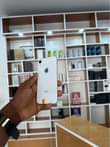 A picture of IPhone XR gb64 Noface Id very clean as price 470