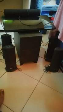 A picture of home theather sony watts 1350