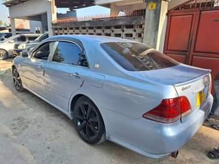 A picture of Toyota Crown Athlete Naitupa