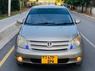 A picture of TOYOTA IST