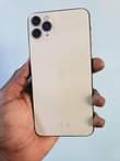 A picture of iPhone 11 Pro Max at 1.35m