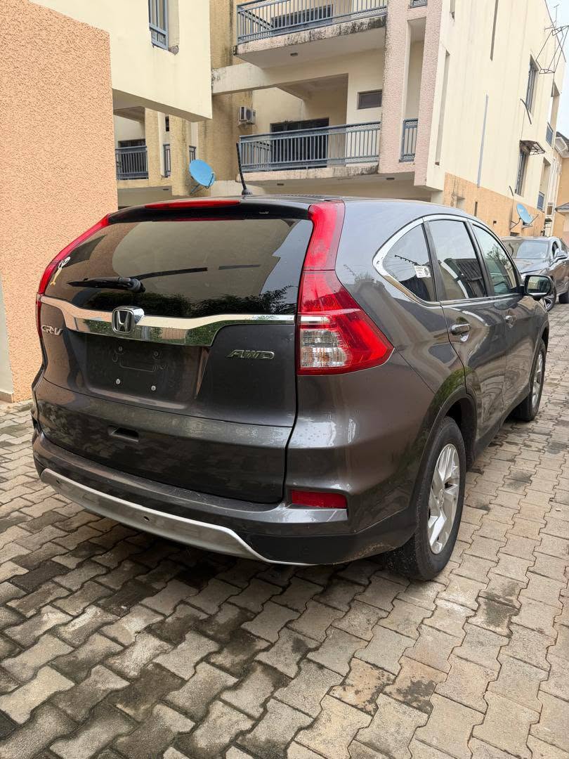 A picture of Honda CR V 2016