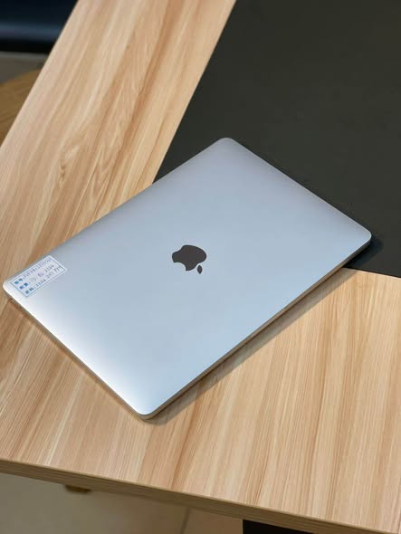 A picture of 2017 MacBook Pro Non Touch Bar