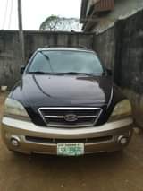 A picture of Kia sorento 2005 model