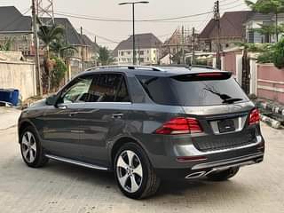 A picture of ks Mercedes Benz Gle350 2018 Colour Grey 360 degree camera