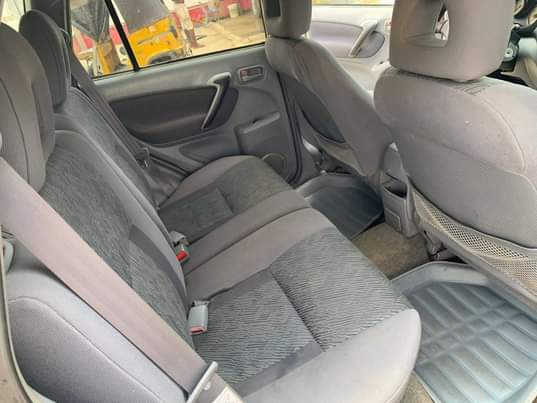 A picture of Very sharp and sound registered 2004 Toyota rav4 with sound
