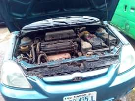A picture of 2005 Kia Rio 4plug