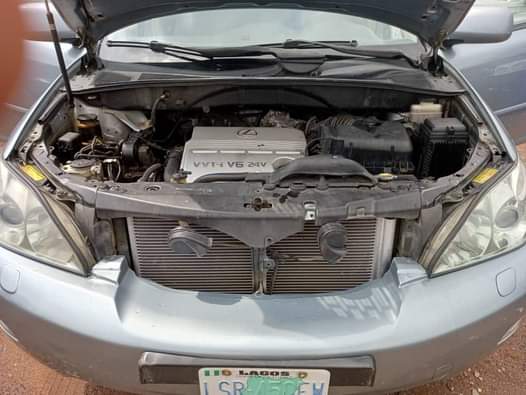 A picture of Highest grade Lexus RX 330 Everything is intact and untouched