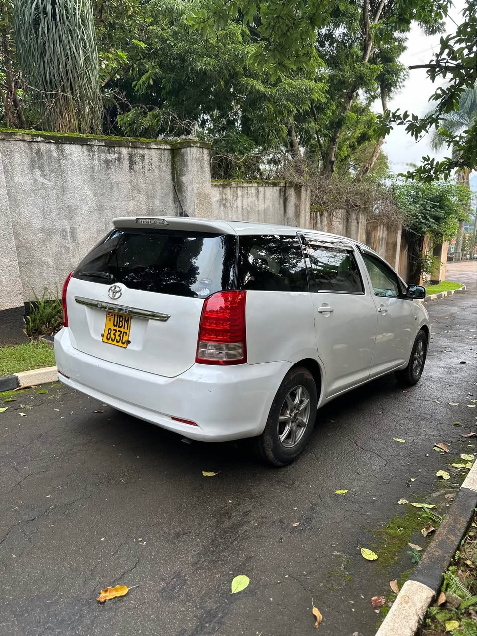 A picture of TOYOTA WISH FOR SALE 23M NEGOTIABLE CALL 0701057114