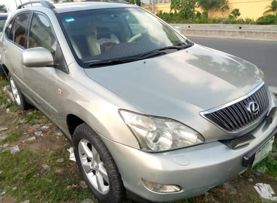A picture of Lexus RX 330 2006 model Location Rumuigbo port Harcourt Price