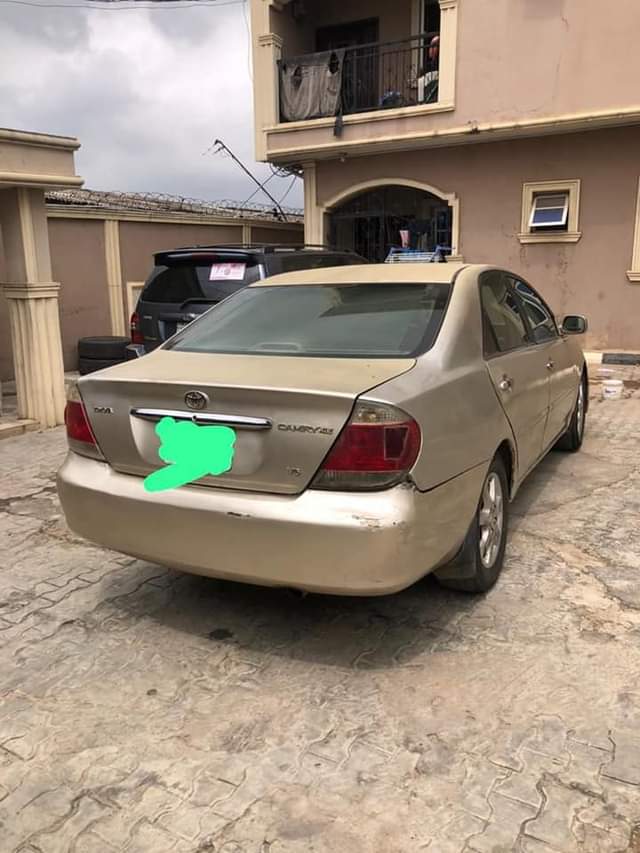 A picture of DEALER MARKET 2005 Toyota Camry Untempered engine gear ac location