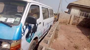 A picture of 1999 Toyota Hiace Bus