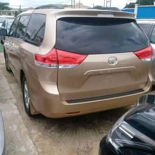 A picture of 2014 Toyota Sienna Toyota sienna