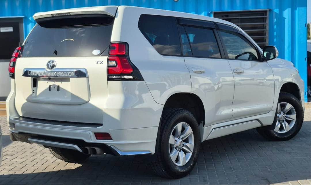 A picture of TOYOTA LANDCRUISER PRADO 2019