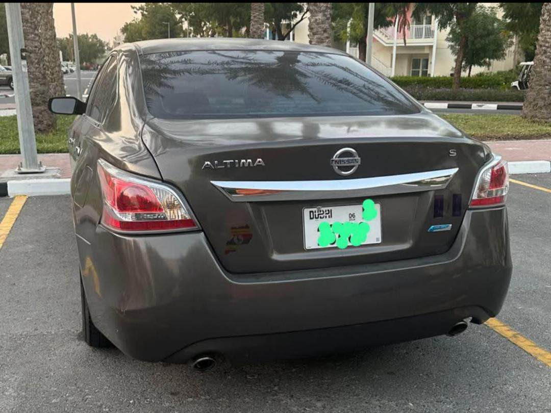 A picture of Nissan Altima model 2014