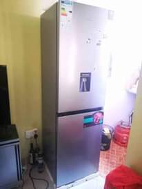 A picture of Hisense fridge and freezer 330L