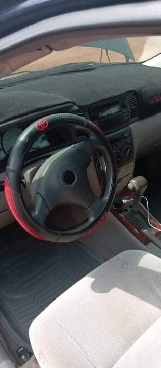 A picture of 2003 TOYOTA COROLLA LE
