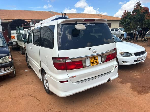 A picture of Toyota alphard 16m