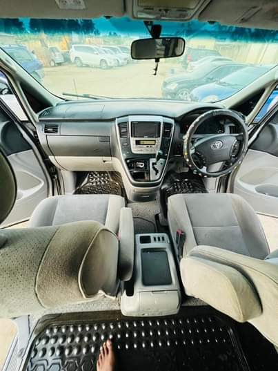 A picture of TOYOTA ALPHARD