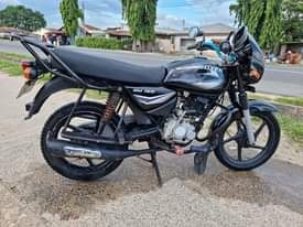 A picture of BM cc 125 haina changamoto