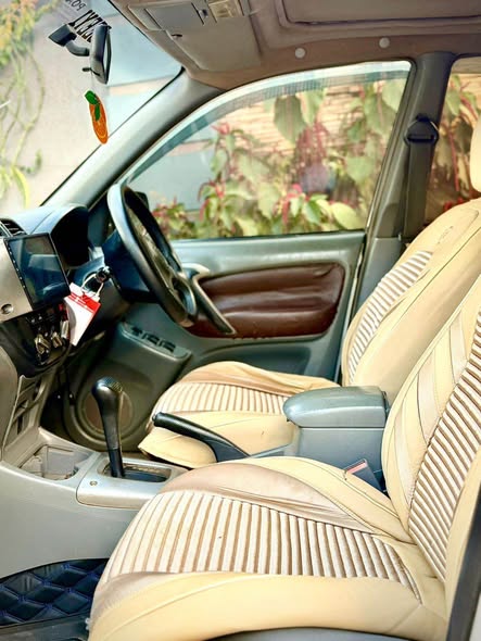 A picture of RAV4 15m 0759317866