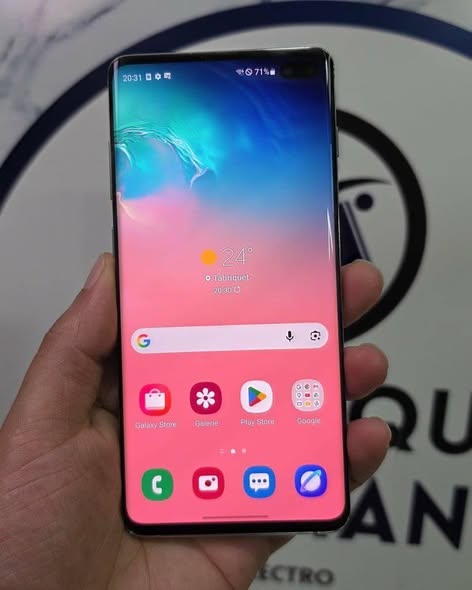 A picture of SAMSUNG GALAXY S10 PLUS