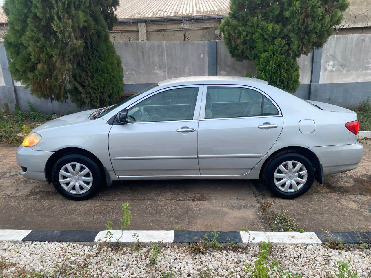 A picture of TOYOTA COROLLA