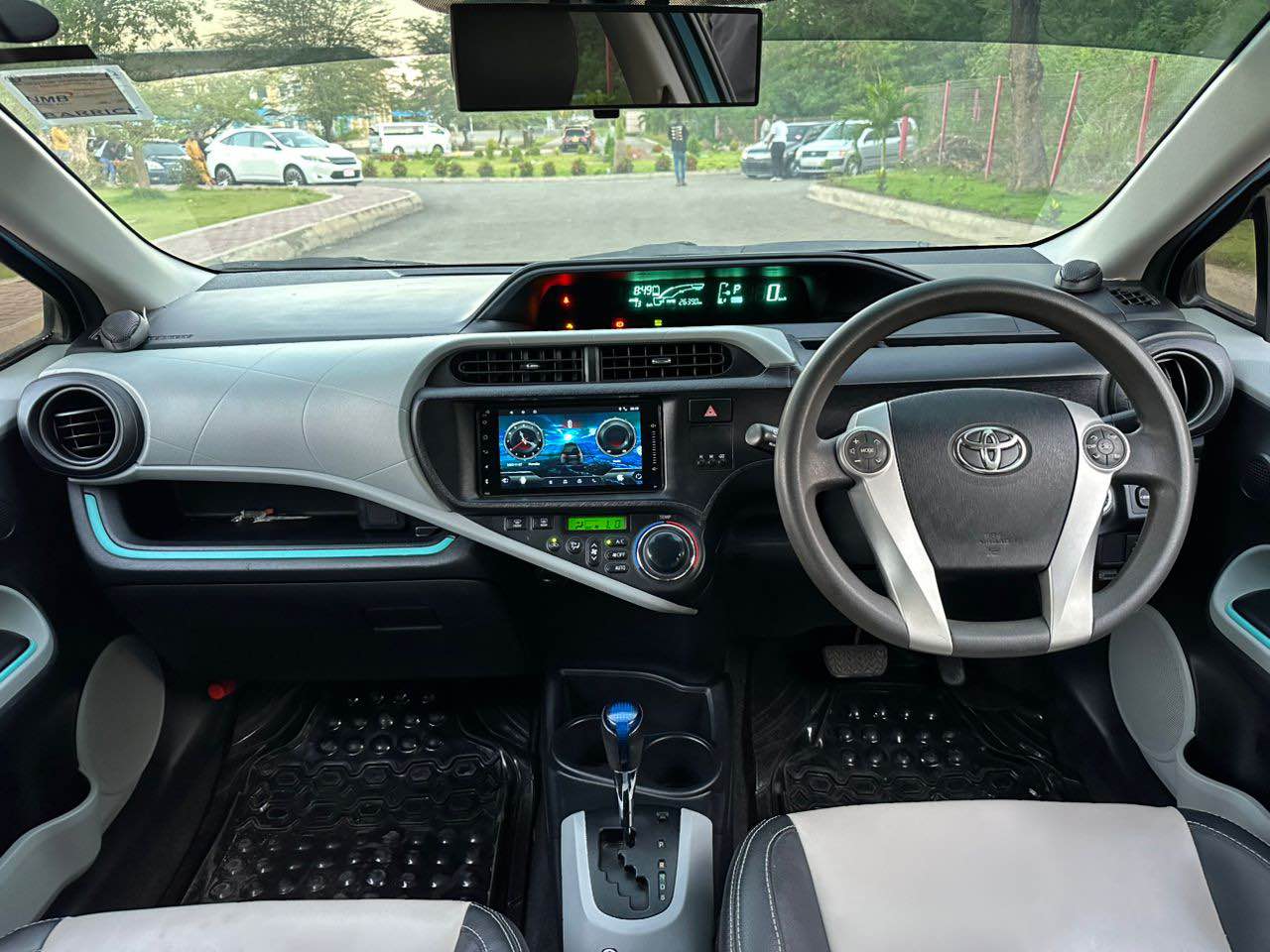 A picture of TOYOTA AQUA Contact 0761 380 608