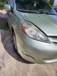 A picture of Direct Belgium Toyota sienna for sale not registered yet price