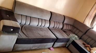 A picture of Sofa set 6 seaters
