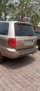 A picture of Honda pilot Engine perfect Gear perfect Buy and drive 1