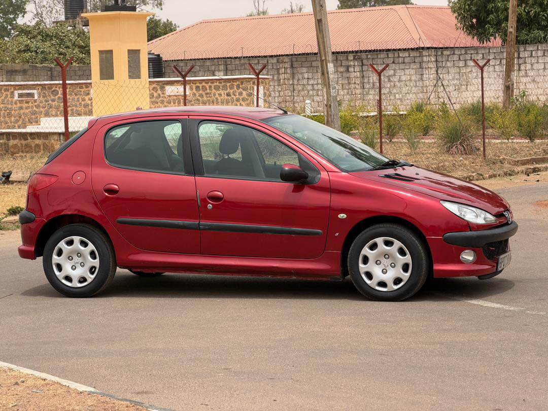 A picture of Peugeot 206