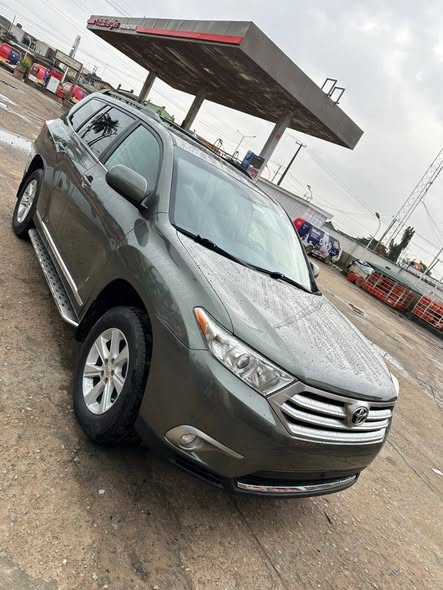 A picture of 2012 Tpyota Highlander