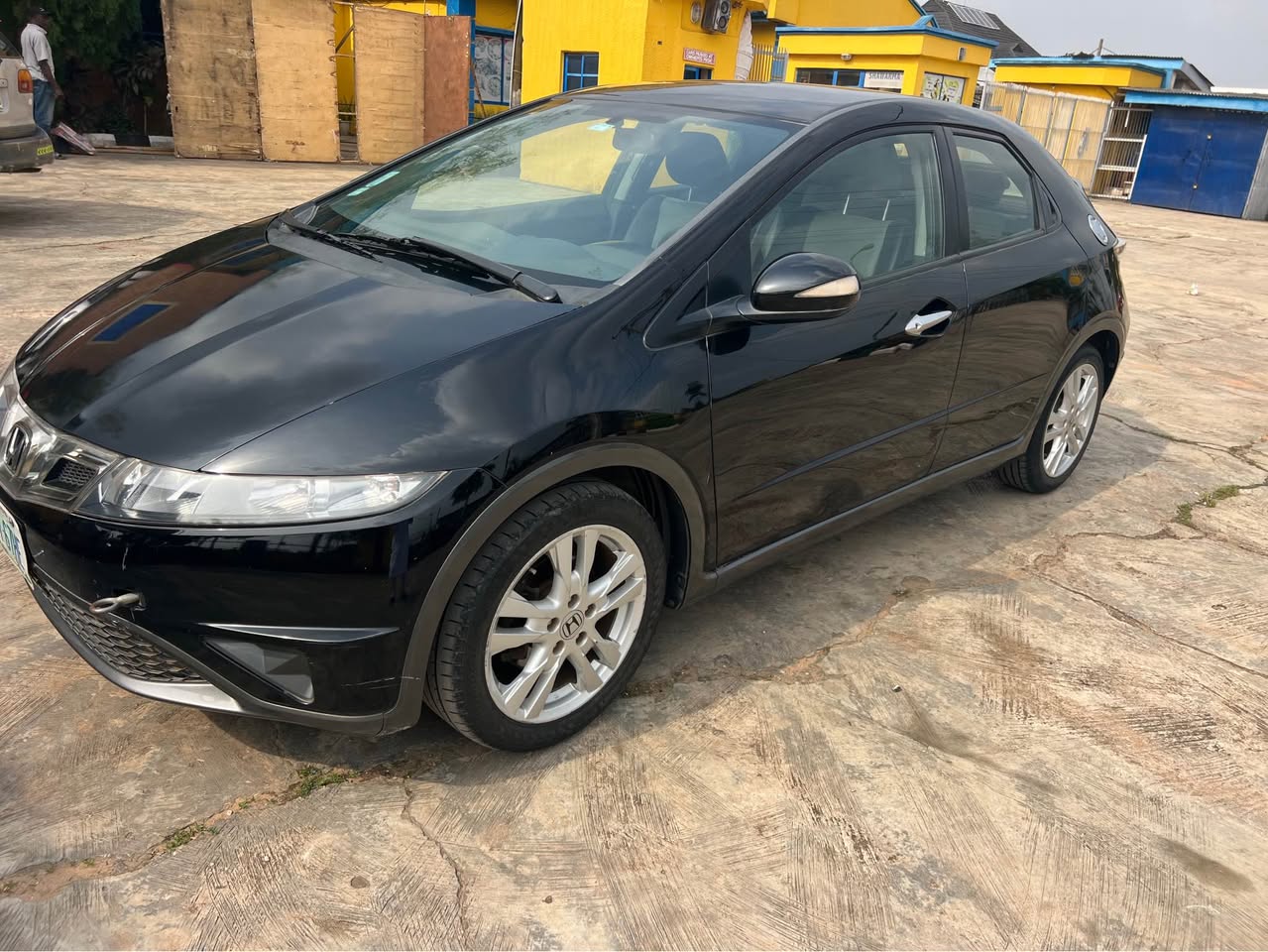 A picture of Honda civic 2011 model pure first body just like tokubo