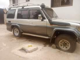 A picture of Land cruiser Prado EX