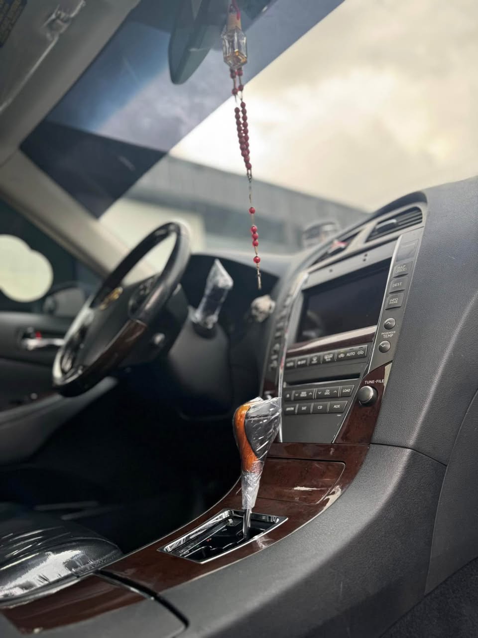 A picture of REGISTERED LEXUS ES350 2011 
