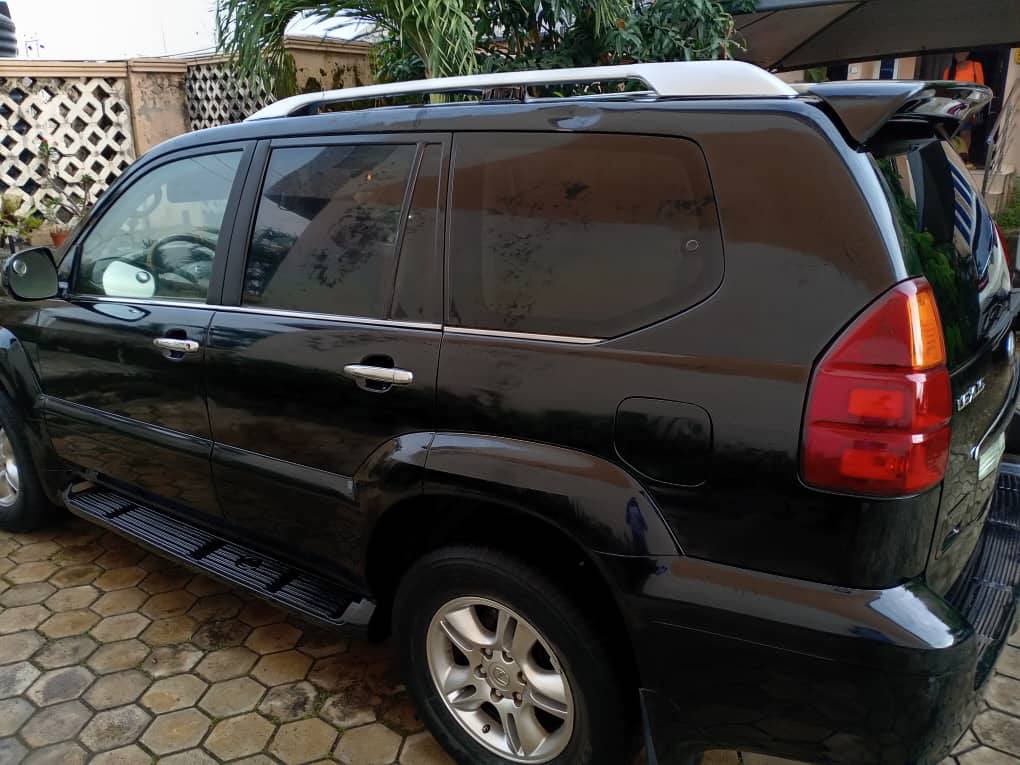A picture of Distress distress distress Gx470 2006 model with an untampered engine