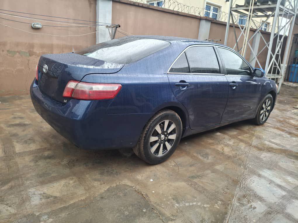A picture of Sharp 2008 Toyota camry 4 plug