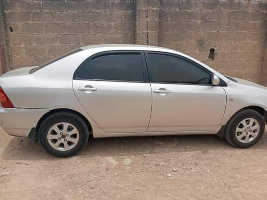 A picture of Toyota Corolla bank 2003
