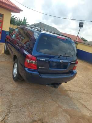 A picture of Toks 2005 toyota highlander
