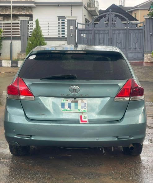 A picture of Toyota venza 2010