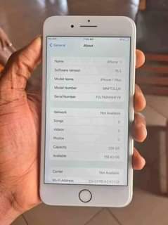 A picture of Iphone 7 plus 128gb
