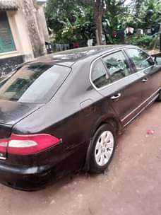 A picture of Skoda superb 011 model