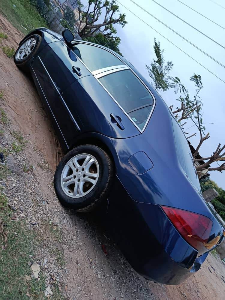 A picture of This is extremely clean Honda Accord DC first body....2007 model