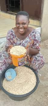 A picture of Come and buy what I am selling na better food