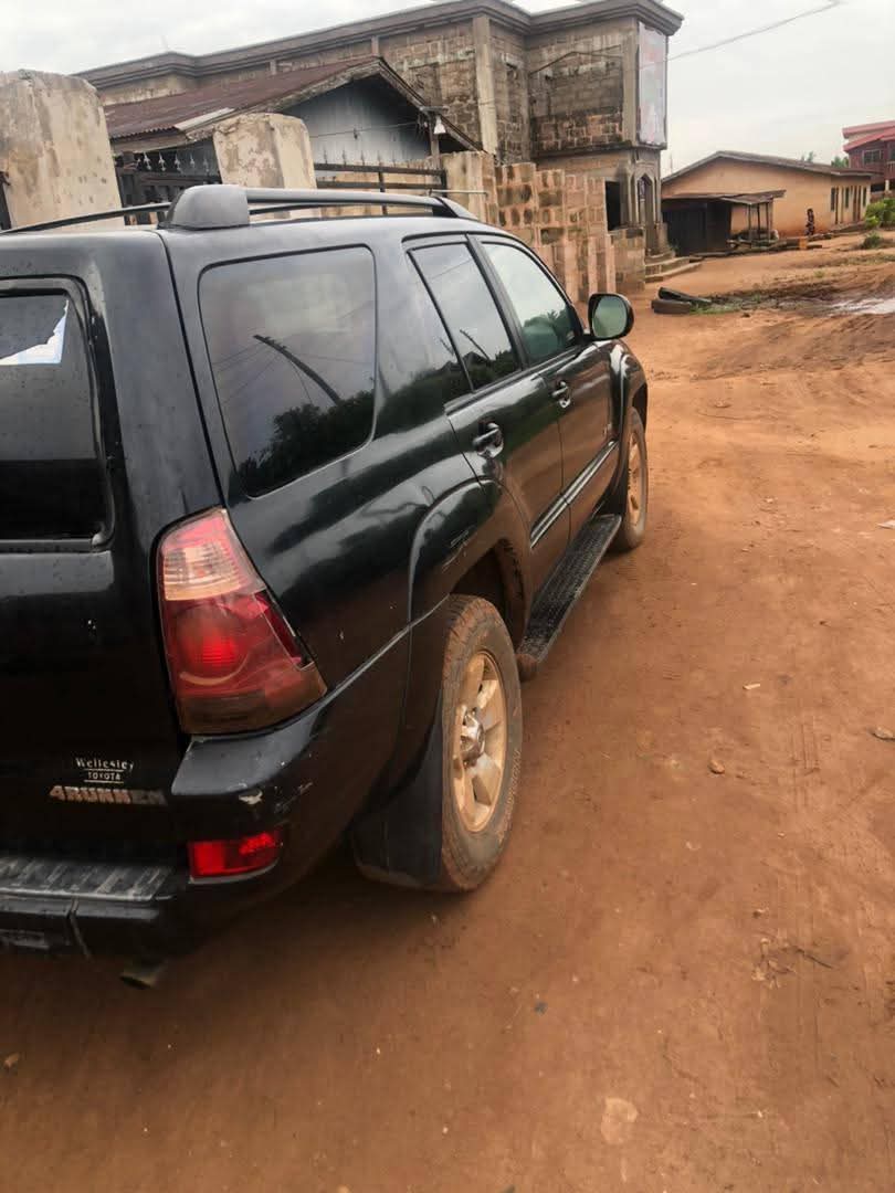 A picture of Toyota 4runner