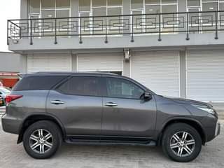 A picture of BEI PRICE 78M Contact TOYOTA FORTUNER Year 2017 Cc 2700
