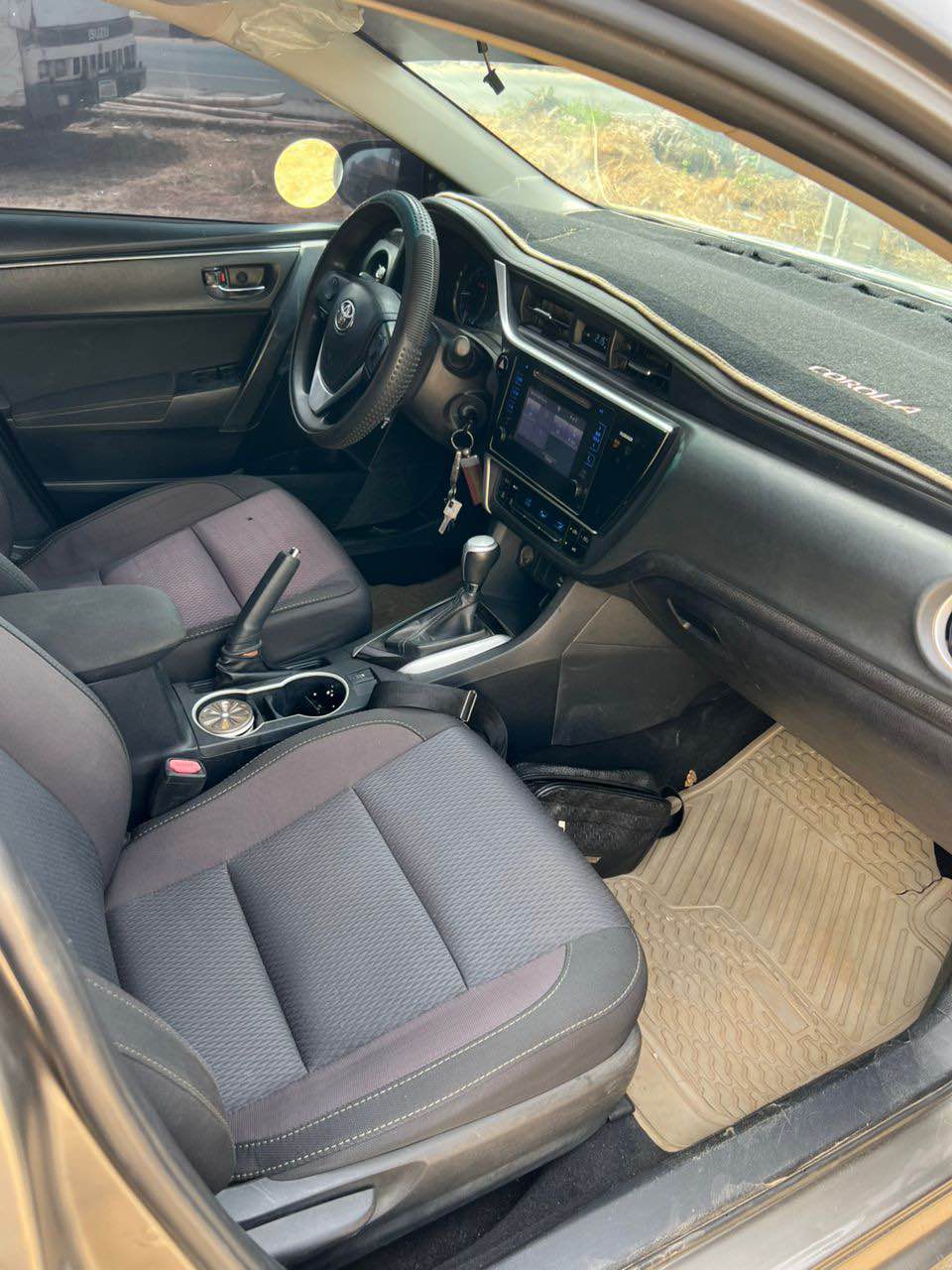 A picture of Used Toyota Corolla 2017 direct