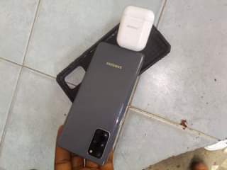 A picture of Samsung s20 5G